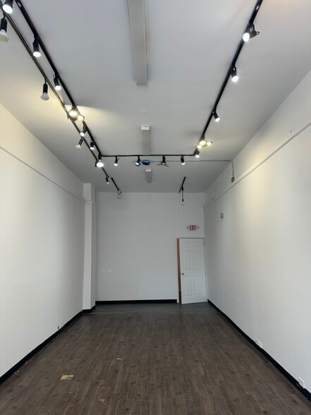 204-210 Mamaroneck Ave, White Plains, NY for lease - Building Photo - Image 2 of 6