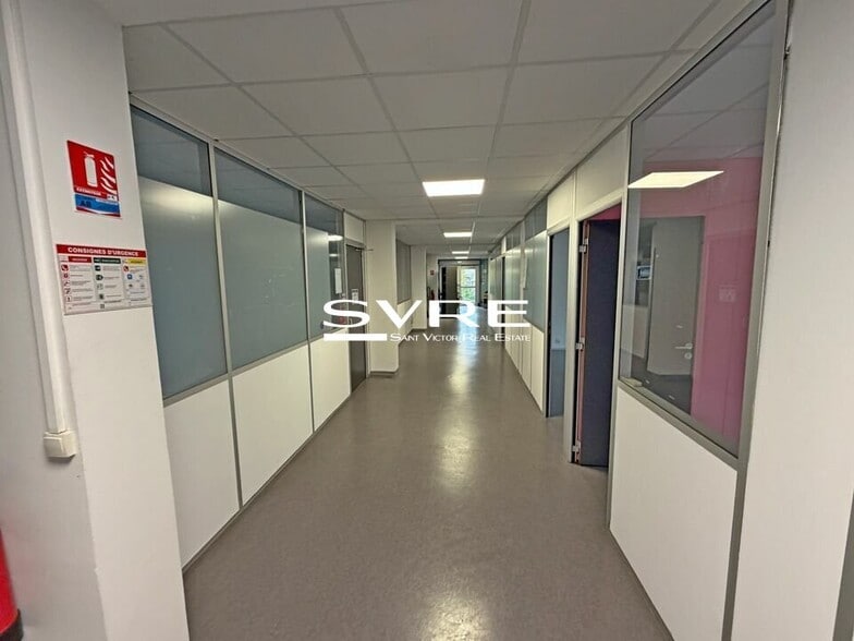 151 Avenue Ibrahim Ali, Marseille for lease - Interior Photo - Image 3 of 9