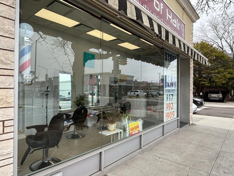 45-19 34th ave, Long Island City, NY à louer - Photo du bâtiment - Image 3 de 6