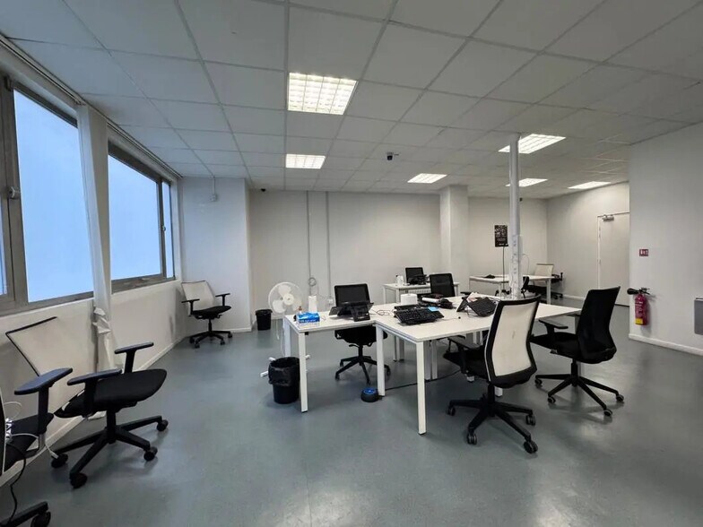 Bureau dans Paris à vendre - Photo du bâtiment - Image 2 de 12