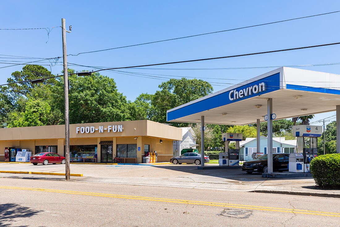 100 Marie St, New Iberia, LA for sale Primary Photo- Image 1 of 1
