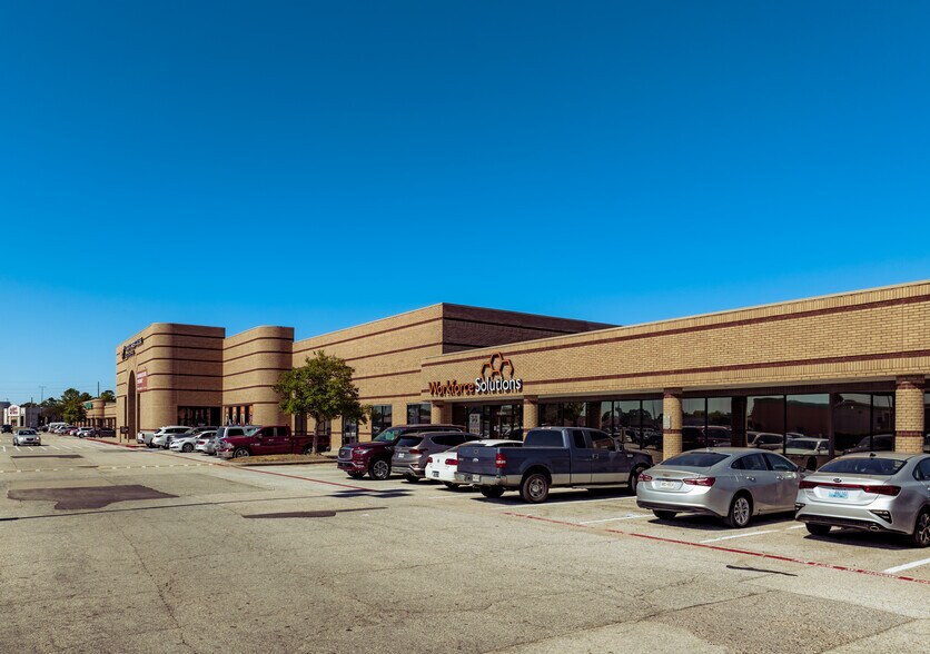 4-196 FM 1960 Rd W, Houston, TX à louer - Photo du bâtiment - Image 3 de 9
