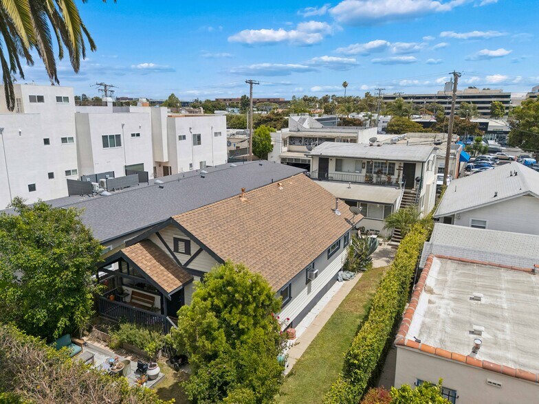 2440 Chelsea Pl, Santa Monica, CA à vendre - Photo du bâtiment - Image 2 de 7