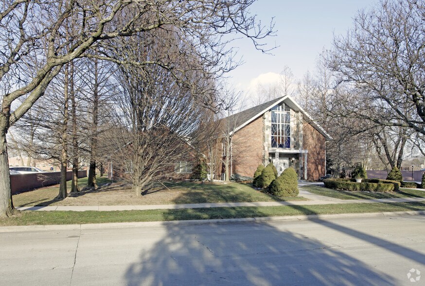 17901 Collinson Ave, Eastpointe, MI à vendre - Photo du bâtiment - Image 3 de 3