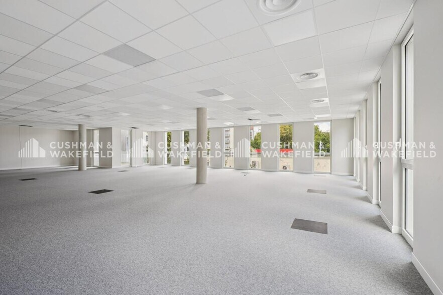 70 A Cours Tolstoï, Villeurbanne for lease - Interior Photo - Image 2 of 19