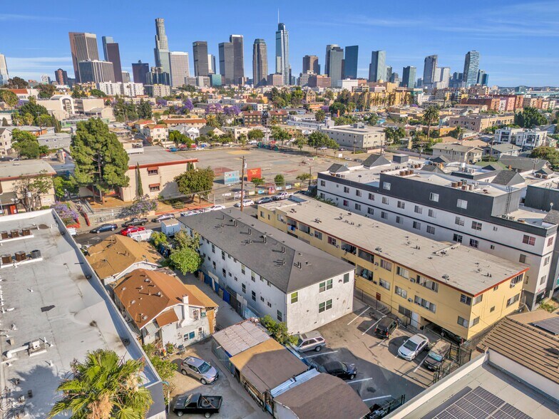 161 S Burlington Ave, Los Angeles, CA à vendre - Photo du bâtiment - Image 2 de 17