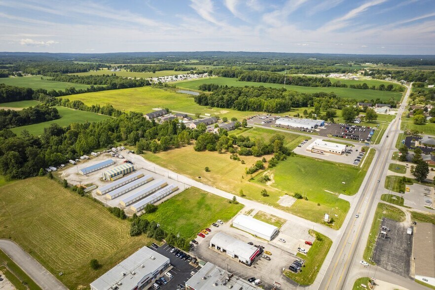 1631 Mcclain Ave, Scottsburg, IN à vendre - Photo du bâtiment - Image 2 de 21