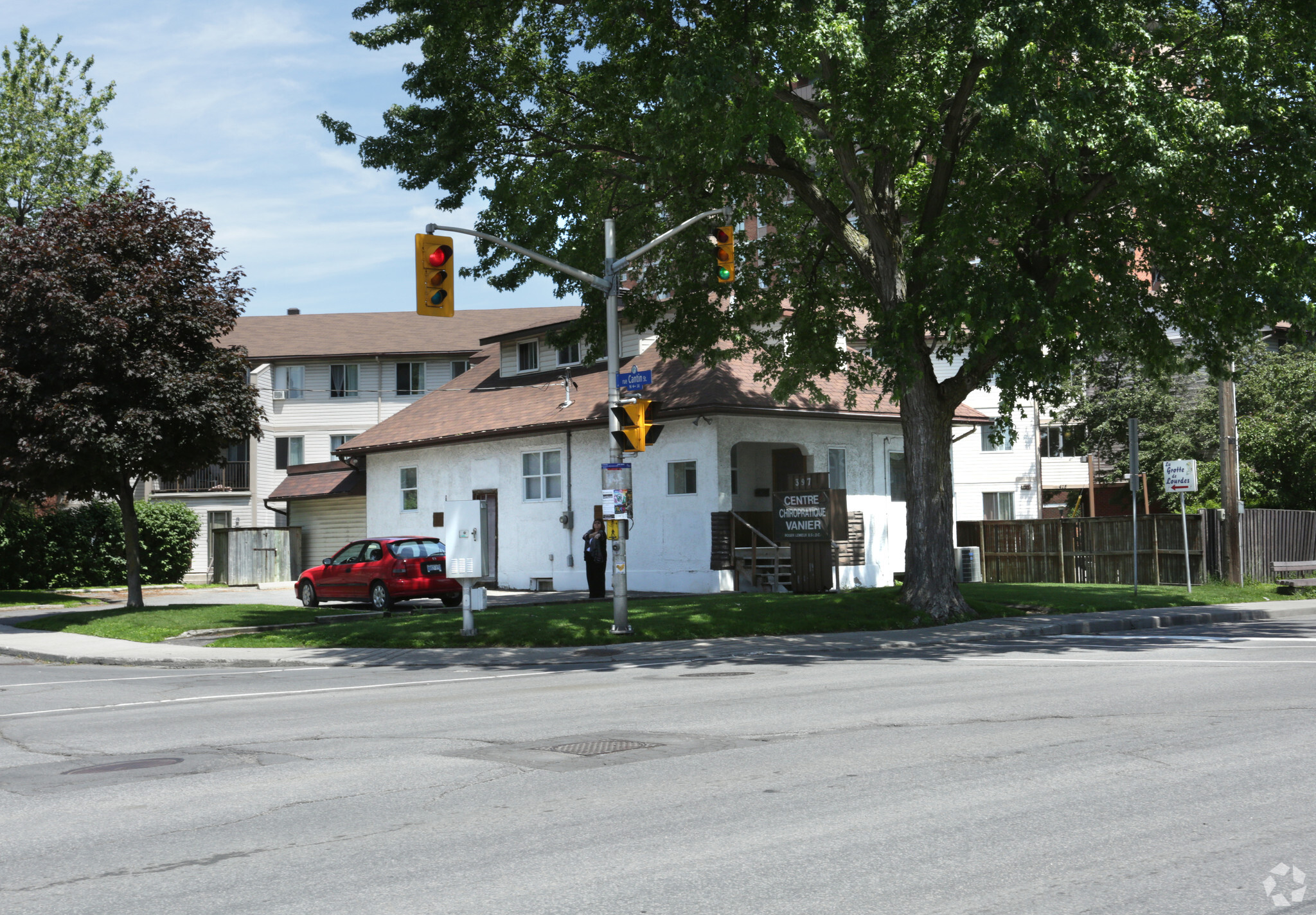 397 Montreal Rd, Ottawa, ON à vendre Photo principale- Image 1 de 3