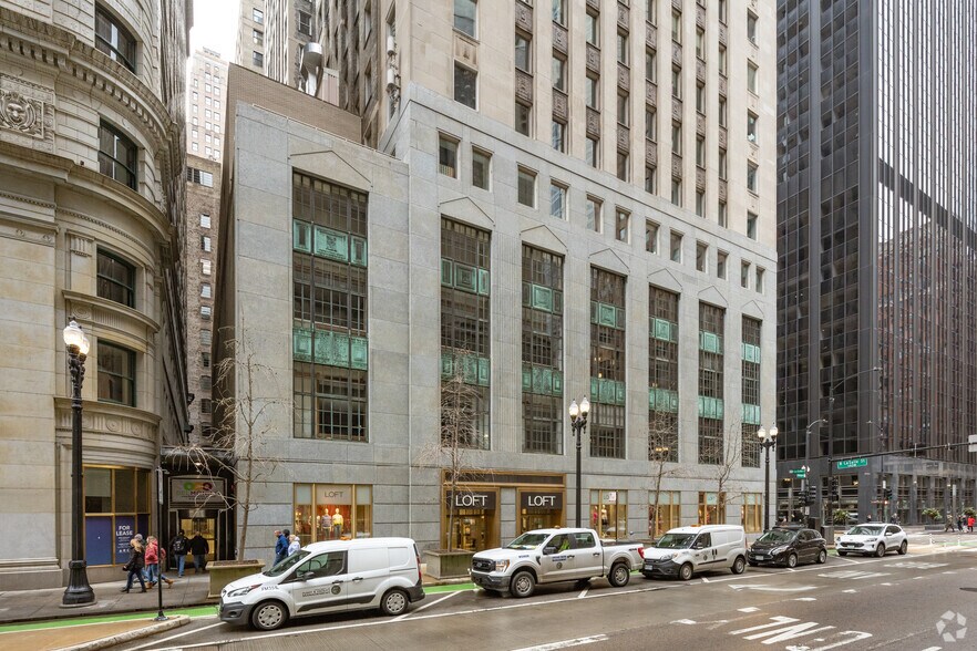 33 N LaSalle St, Chicago, IL à louer - Photo du bâtiment - Image 1 de 15