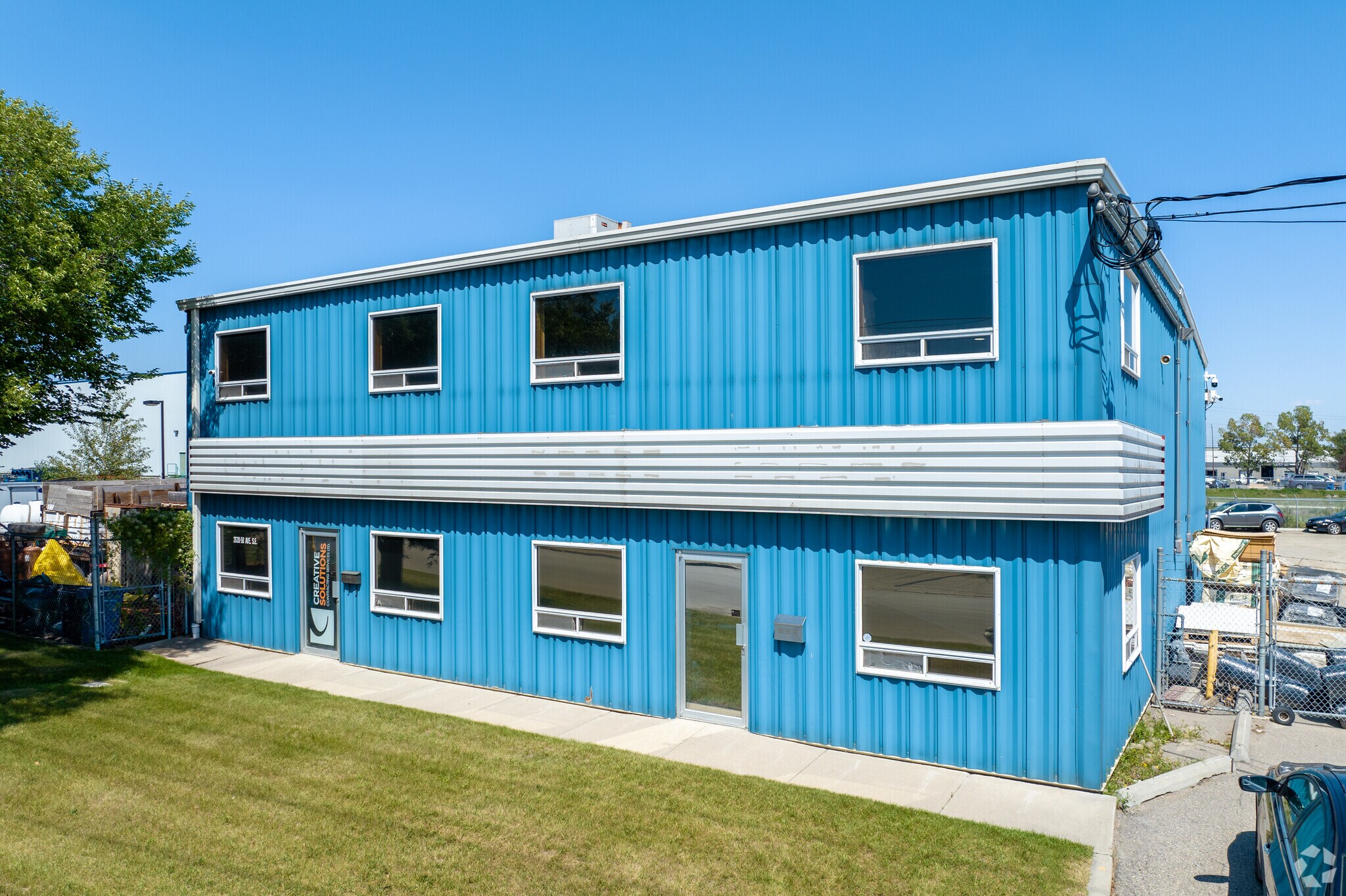 2628 58th Ave SE, Calgary, AB for sale Primary Photo- Image 1 of 1