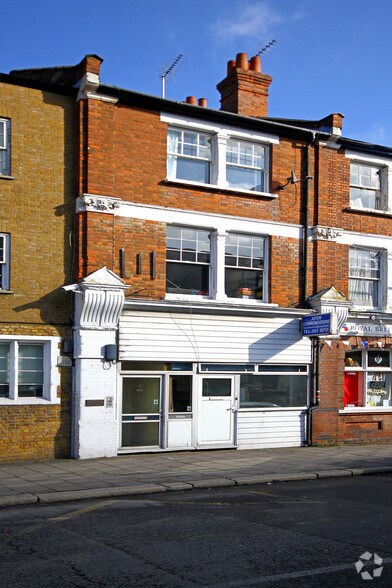 Friern Barnet Rd, Londres à louer - Photo du bâtiment - Image 2 de 2