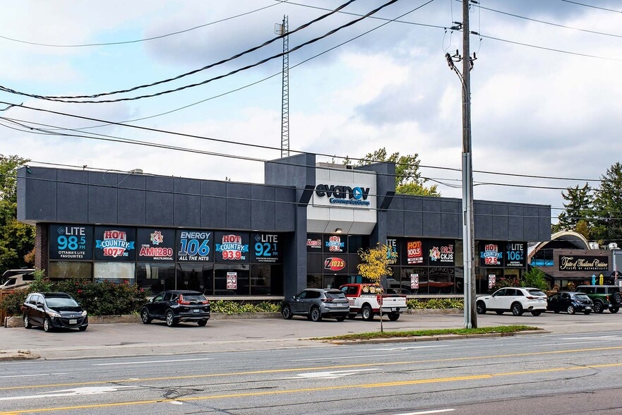 5312 Dundas St W, Toronto, ON for sale - Building Photo - Image 2 of 12