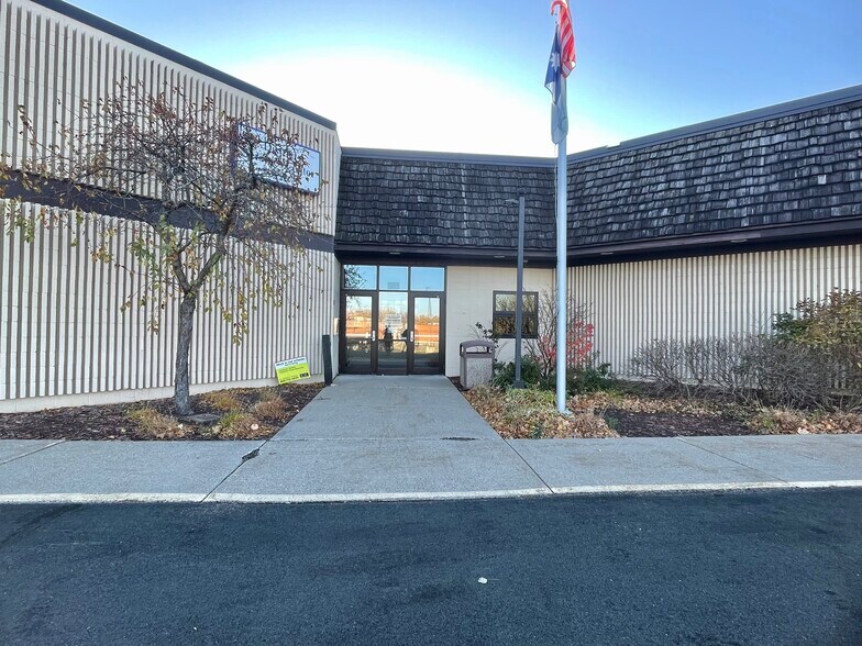 4540 Tower St SE, Prior Lake, MN à vendre - Photo du bâtiment - Image 2 de 20