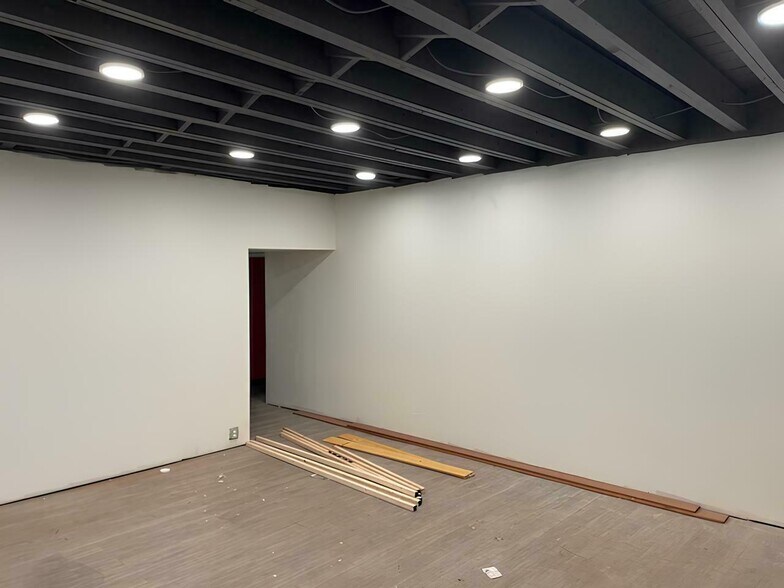 3552-3556 NE Sandy Blvd, Portland, OR à louer - Photo intérieure - Image 2 de 4