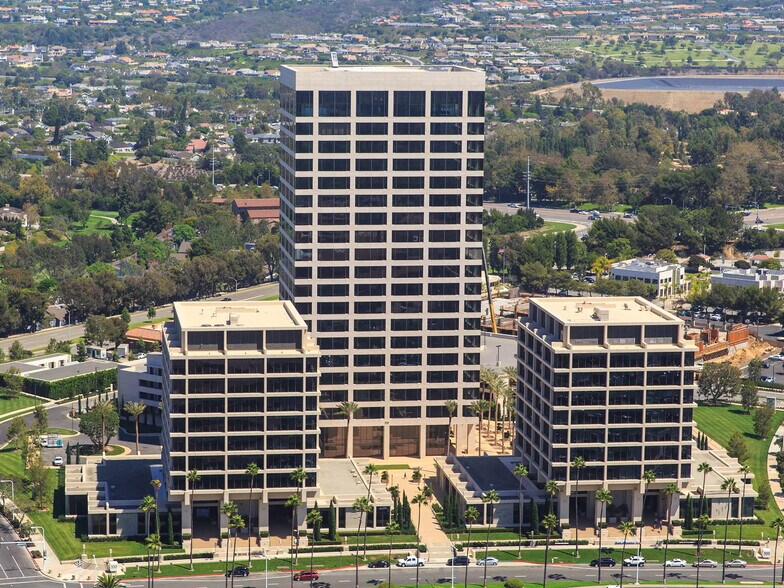 500 Newport Center Dr, Newport Beach, CA à louer - Photo du bâtiment - Image 1 de 1