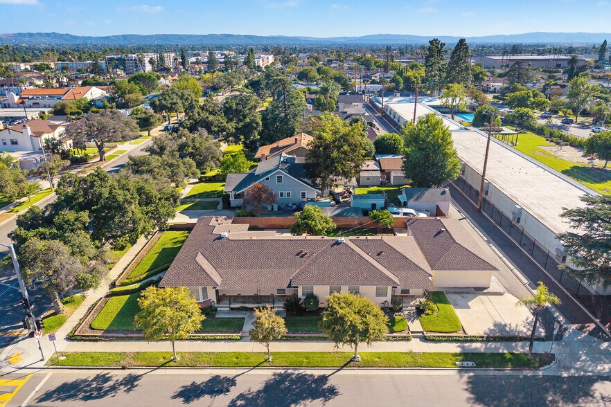 1047 N San Gabriel Ave, Azusa, CA à vendre - Photo du bâtiment - Image 2 de 83