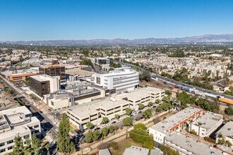 5525 Etiwanda Ave, Tarzana, CA - AÉRIEN  Vue de la carte - Image1