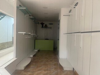 Plus de détails pour Commerce de détail à vendre