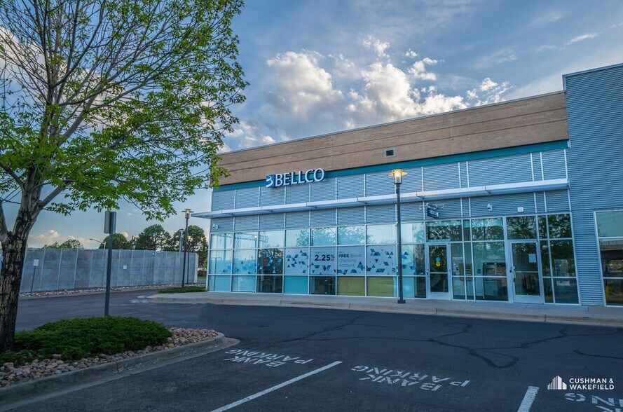 13700 E Colfax Ave, Aurora, CO à louer - Photo du bâtiment - Image 2 de 6