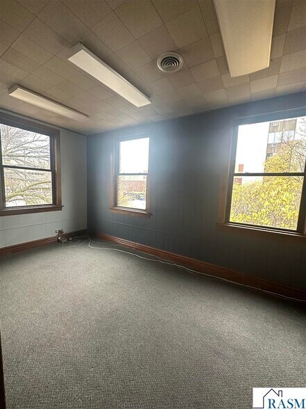 100-114 E Walnut St, Mankato, MN à louer - Photo du bâtiment - Image 3 de 6