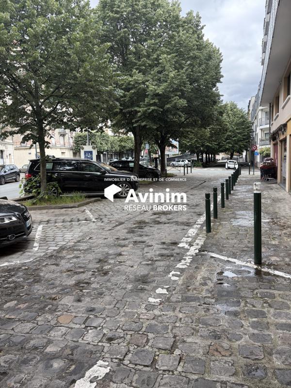Retail in Alfortville for lease Building Photo- Image 1 of 5