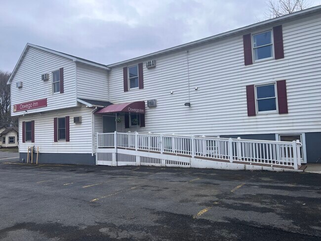 More details for 180 E 10th St, Oswego, NY - Hospitality for Sale