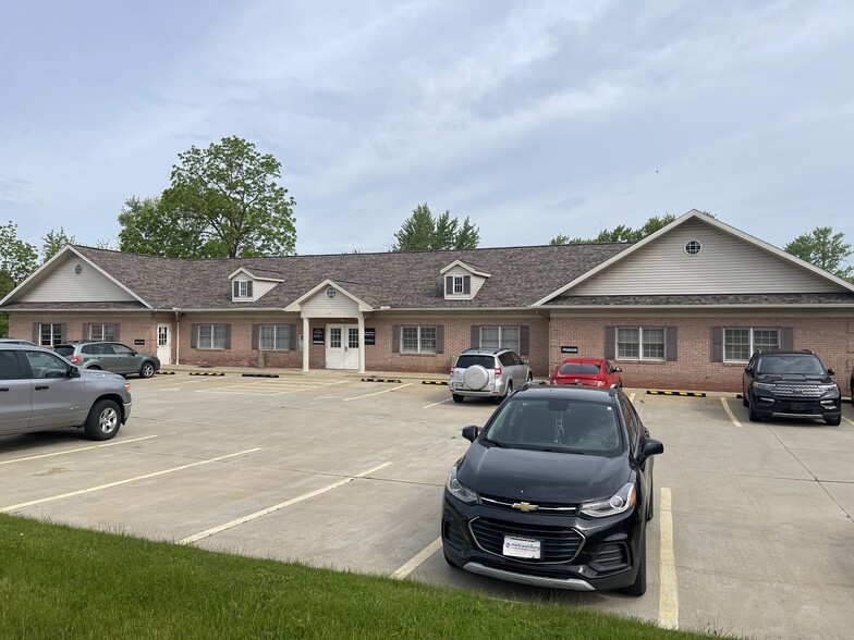 Multi-Building Investment Opportunity portfolio of 3 properties for sale on LoopNet.ca - Primary Photo - Image 1 of 3