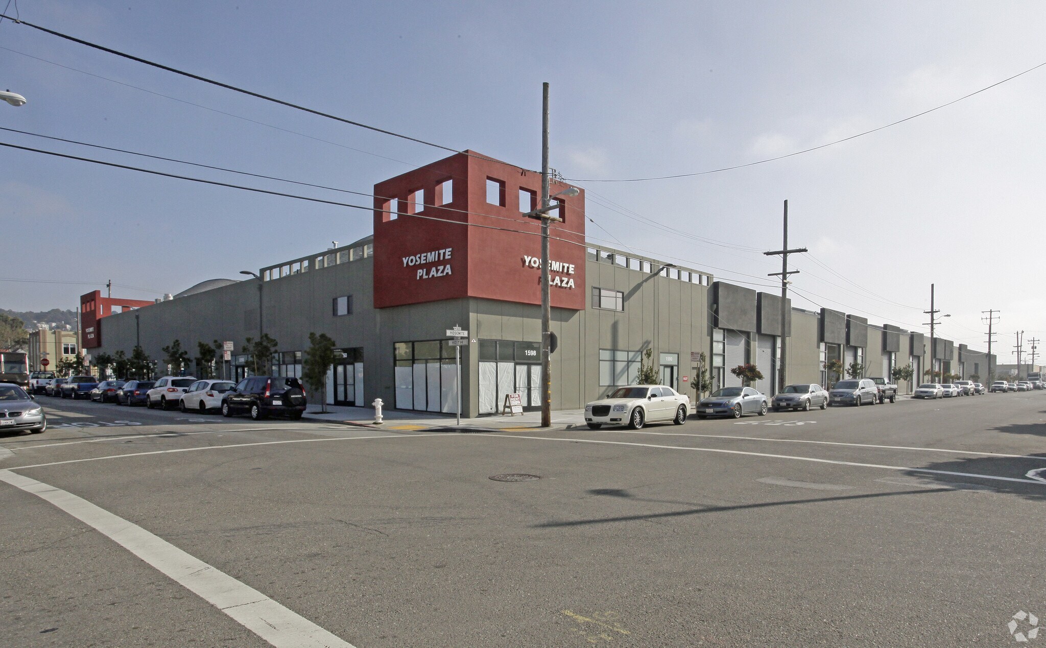 1536-1590 Yosemite Ave, San Francisco, CA à louer Photo du bâtiment- Image 1 de 11