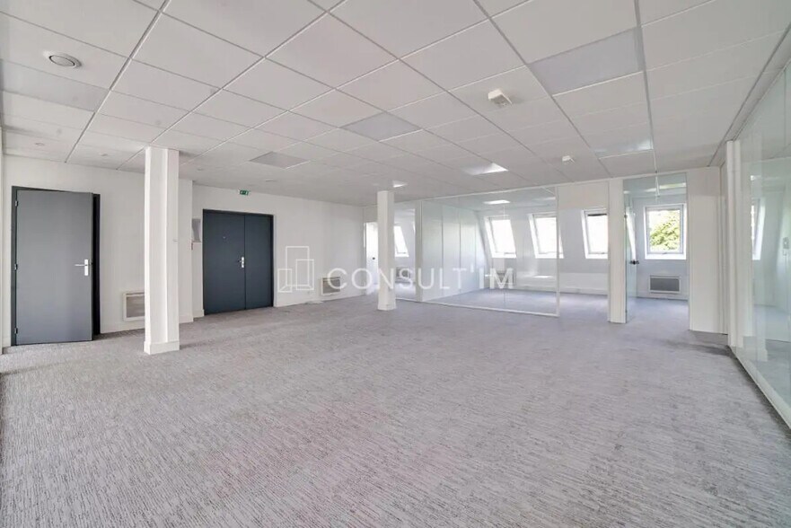Bureau dans Courbevoie à vendre - Photo du bâtiment - Image 3 de 7