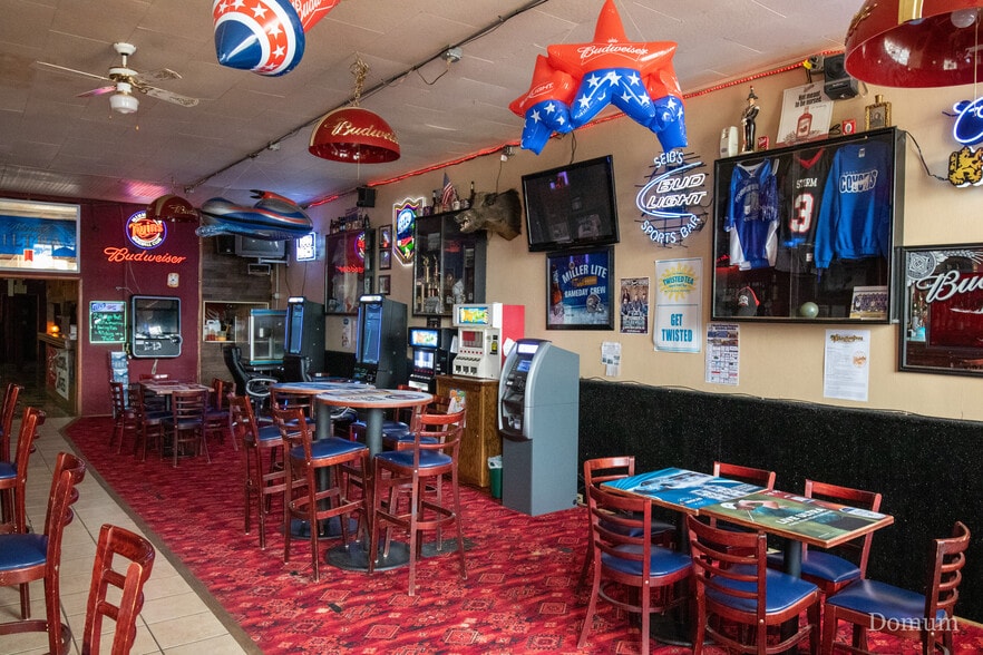 120 N Main St, Elgin, ND à louer - Photo du bâtiment - Image 3 de 9