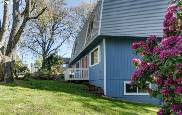 4355 Riverview Ave, West Linn, OR for sale - Building Photo - Image 2 of 6