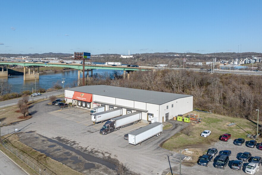 925 Cowan St, Nashville, TN for lease - Building Photo - Image 2 of 13