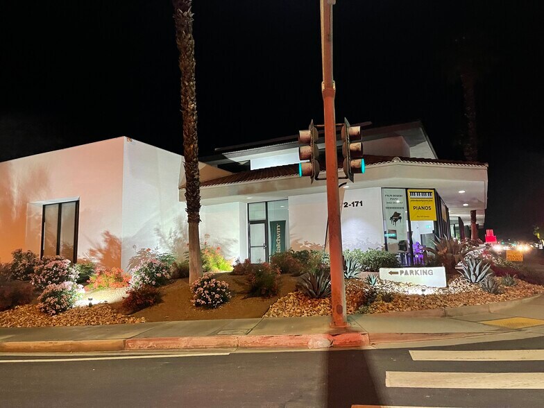 72171 Highway 111, Palm Desert, CA à vendre - Photo du bâtiment - Image 2 de 17