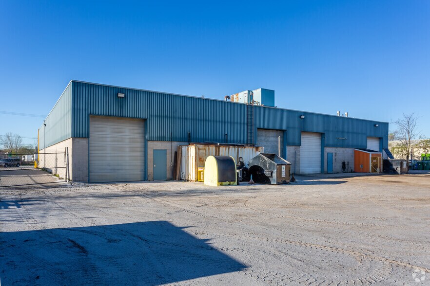 13 Centennial Rd, Kitchener, ON à louer - Photo du bâtiment - Image 2 de 2