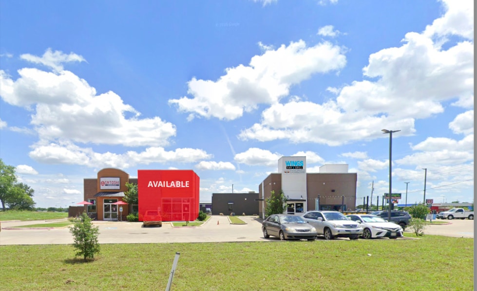 2160 TX - 121, Bonham, TX for lease Primary Photo- Image 1 of 5