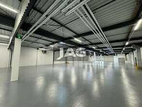 Flex in Caluire-et-Cuire for lease Interior Photo- Image 1 of 7