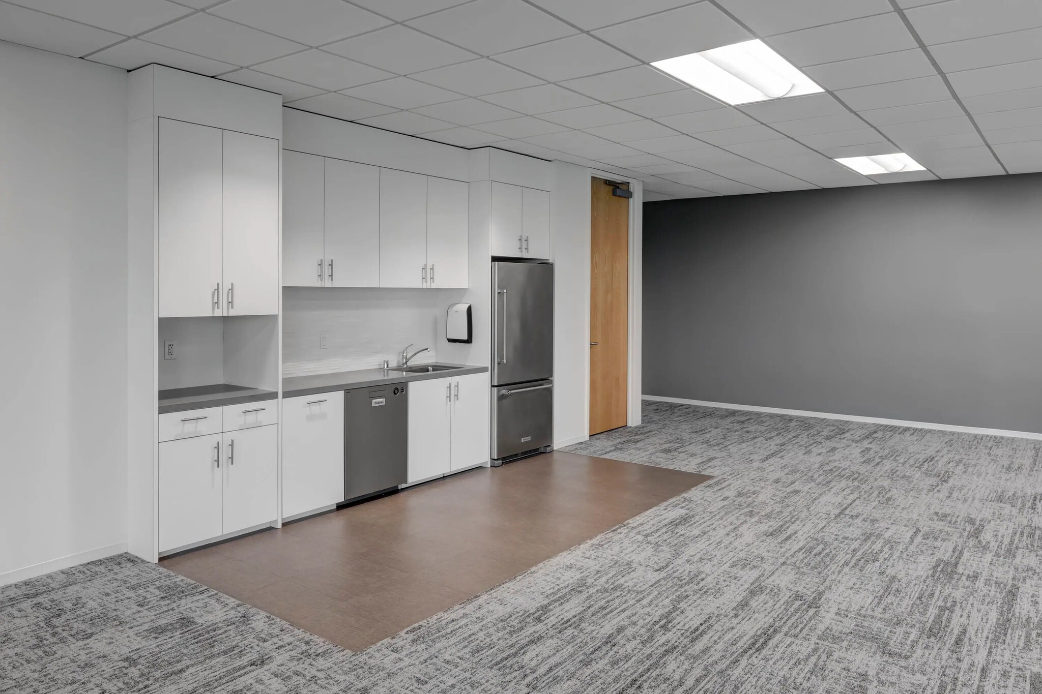 4270 Executive Sq, La Jolla, CA for lease Interior Photo- Image 1 of 8