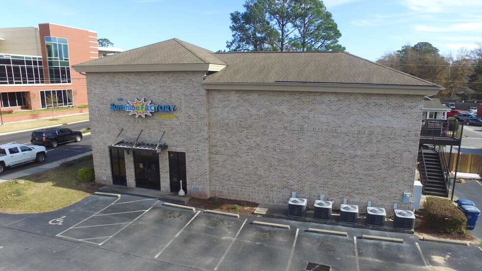 506 E 10th St, Greenville, NC à louer - Photo du bâtiment - Image 3 de 9
