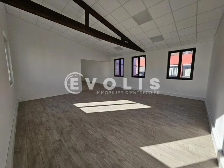 Bureau dans Cachan à louer - Photo intérieure - Image 2 de 14