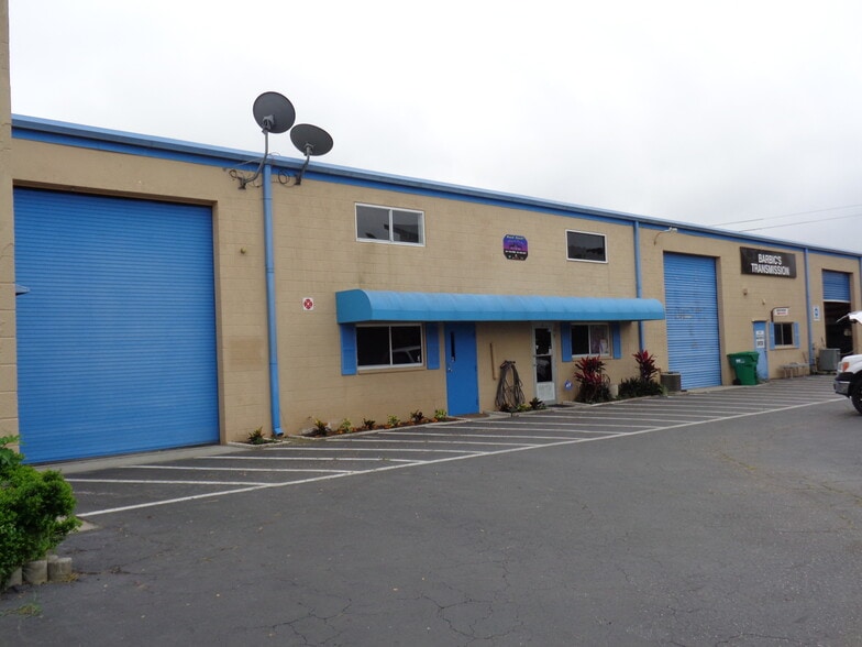 6020 Deacon Rd, Sarasota, FL for sale - Building Photo - Image 3 of 32