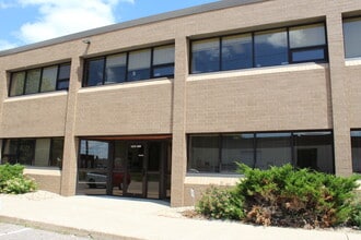 1650-1686 E Cliff Rd E, Burnsville, MN for lease Interior Photo- Image 2 of 19