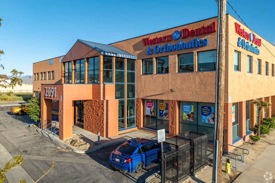 2091 W Florida Ave, Hemet, CA for lease - Building Photo - Image 1 of 7