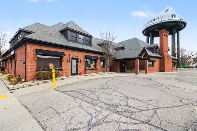 Plus de détails pour 35046 Woodward Ave, Birmingham, MI - Bureau/Médical à louer
