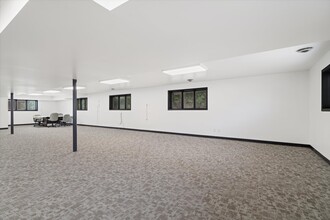 5891 Cedar Lake Rd, Saint Louis Park, MN for lease Interior Photo- Image 2 of 6