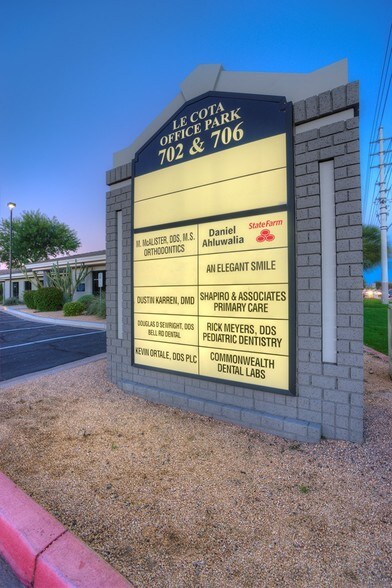 702 E Bell Rd, Phoenix, AZ à vendre - Photo du bâtiment - Image 2 de 8