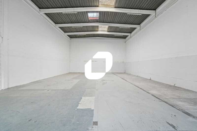 Flex in Bondoufle for lease - Interior Photo - Image 2 of 14