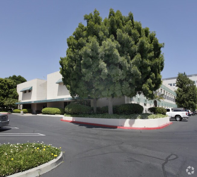 6840-6850 Sepulveda Blvd, Van Nuys, CA à louer - Photo du bâtiment - Image 2 de 4