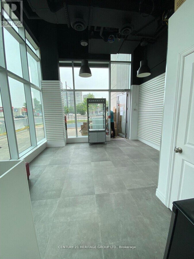 9610-9612 Yonge St, Richmond Hill, ON L4C 1V6 - Unité 9600 - #A4 - - Photo intérieure - Image 2 of 3