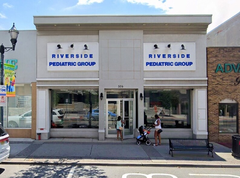 504 - 506 Broadway, Bayonne, NJ for lease - Primary Photo - Image 1 of 3