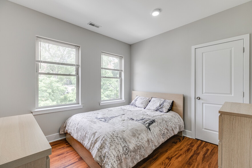 549 E Armstrong St, Philadelphia, PA for sale - Building Photo - Image 2 of 8